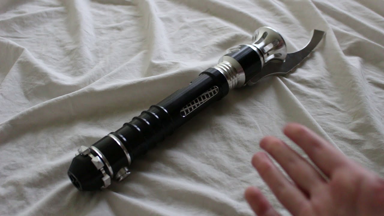 REVIEW Ultrasabers Scorpion Lightsaber | Clawed Emitter - YouTube