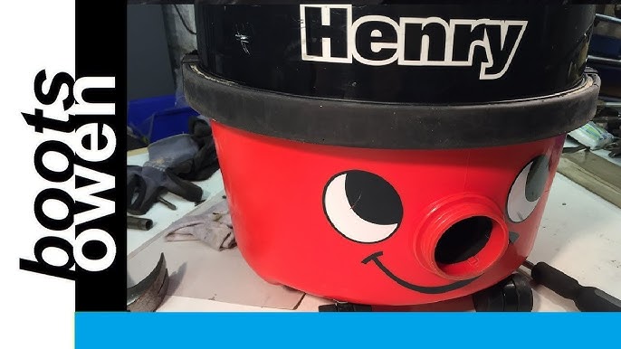 How to Replace Henry Bags in a Numatic Henry Vacuum Cleaner - YouTube