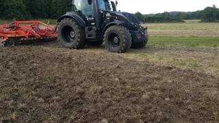 Valtra T174E Direct with Carrier XL 425