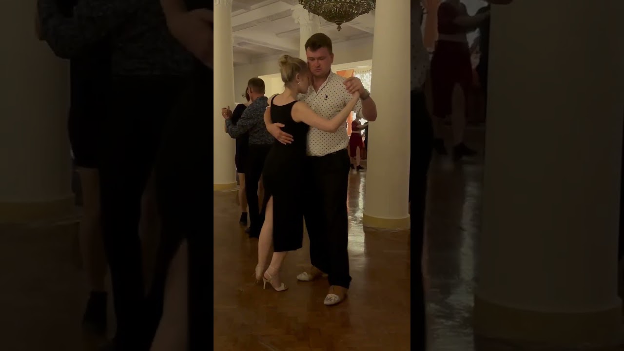 Behind the Scenes: The Making of a Tango Show 