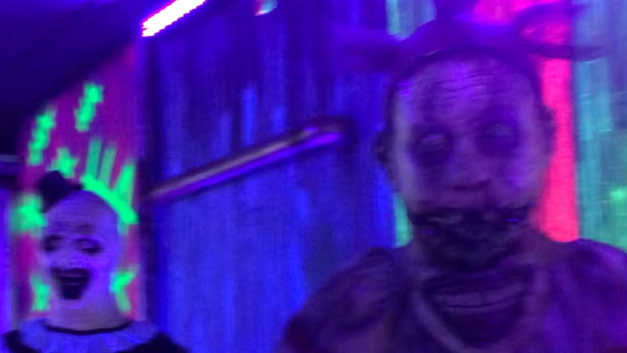 Art's Sideshow Horror Prop Gallery Vlog!