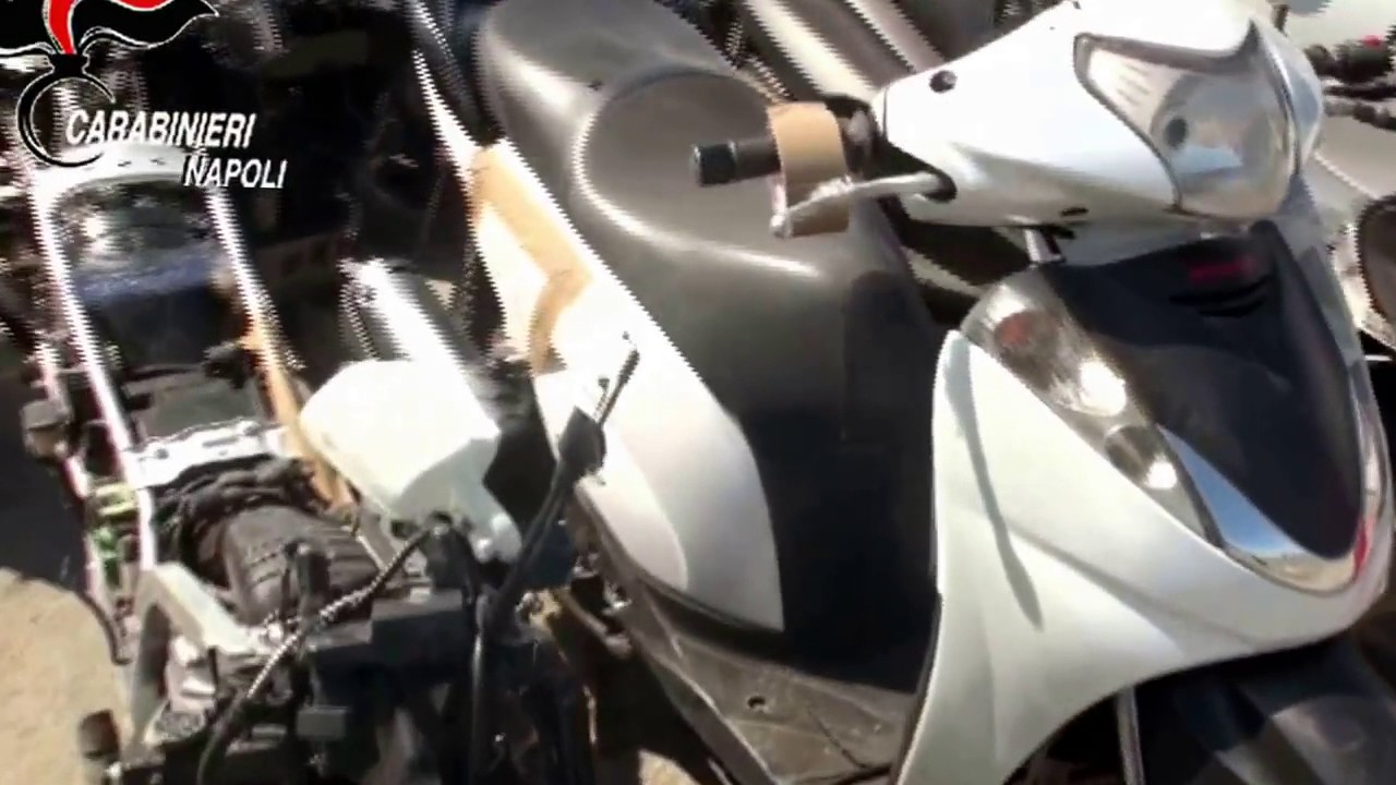 Napoli, scoperto traffico di moto rubate verso l'Africa: due arresti