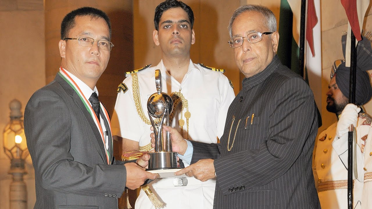 President Mukherjee presents the Indira Gandhi NSS Awards at Rashtrapati Bhavan (Part 3)