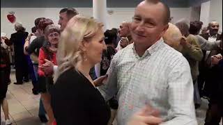 14 Lutego 2026 Pełna Sala Lubiących Tańczyć Gości Bawi Się W Białej Rawskiej Relacja Na Żywo