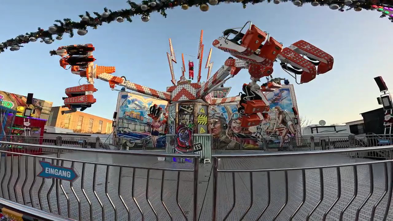 Berliner Wintertraum 2025 - karuzela Fly Over (Nachtigall) off ride