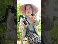 Nhờ cây này mà em kiếm được lon sữa cho con
