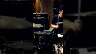 Noah  Cobalah Mengerti shorts