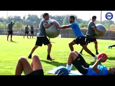 اللاعب الجزائري عبد الرحمان رباش يتدرب مع فريقه ديبورتيفوا ألافاس