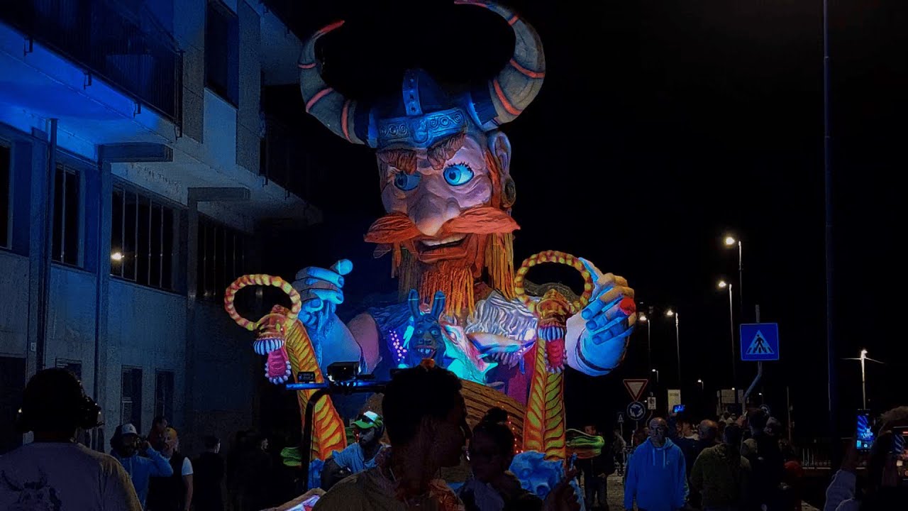 Carnevale di Borgomanero 2025 - Sfilata Notturna alla Festa Dell'Uva (Sabato 13 Settembre)