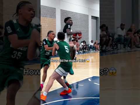 How did he make ts😱 #fyp #aau #madehoops #basketball #layup