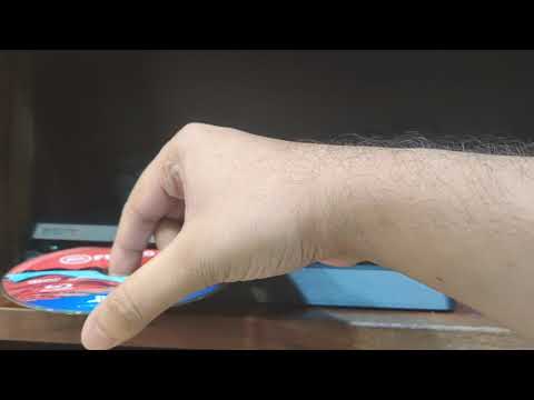 How to insert your game disk in ps4