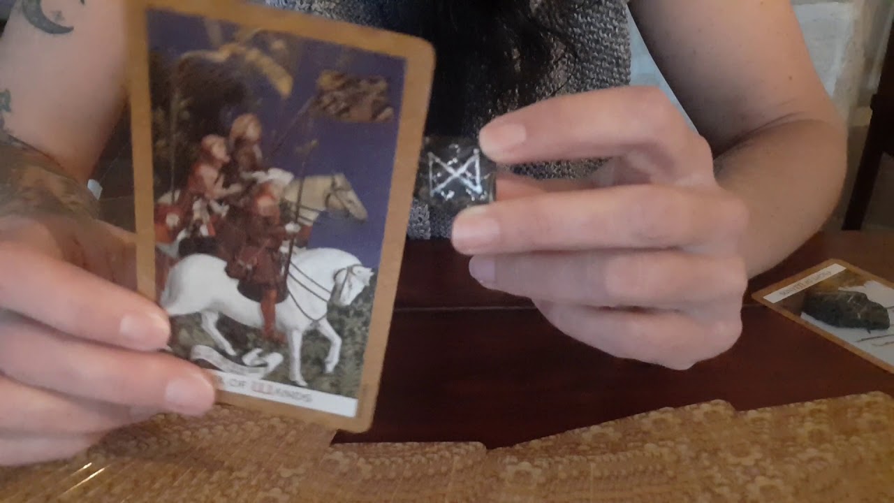 Gefühle deines Gegenübers 💓 - 🤫 er überlegt, wie er auf dich zugehen kann 😉🦊