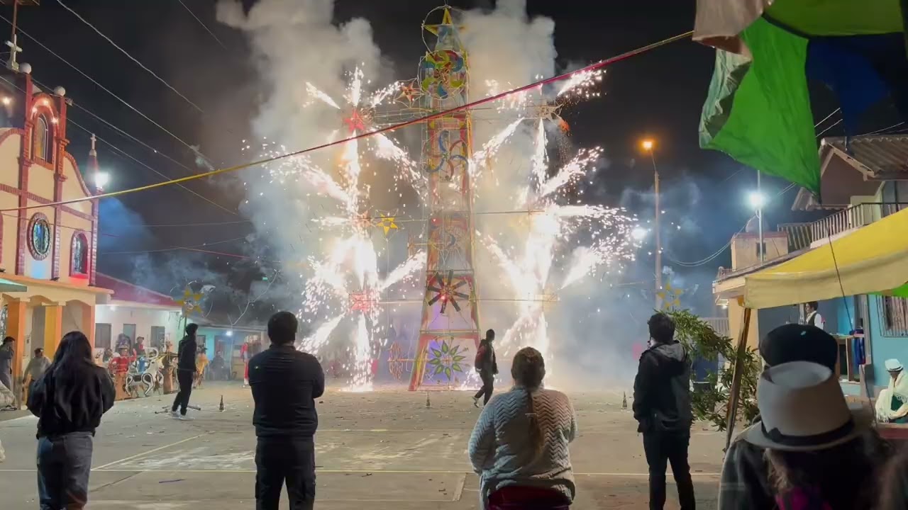 Quema del Castillo en honor a la virgen de la Nube en Bellavista.
