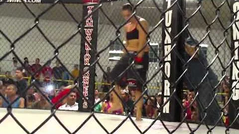 Tonya Edwards vs Sarah Knade 7/30/11 Hoopeston Il