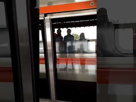 Life in a Ahmedabad Metro! ?           (Part 1/2)