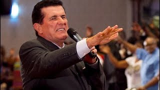 Televangelist Peter Popoff exposed. This con artist is still active to this day.