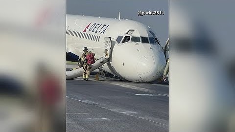 Delta plane lands without nose gear