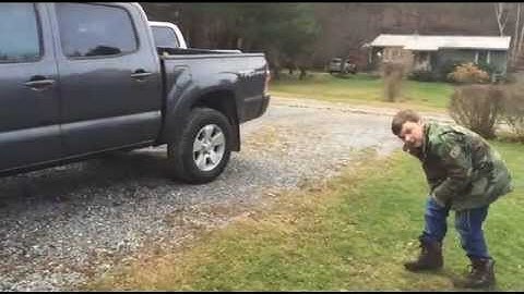 Marys 2015 Tacoma - Customize 2015 Entune display images on a non Navi toyota radio.