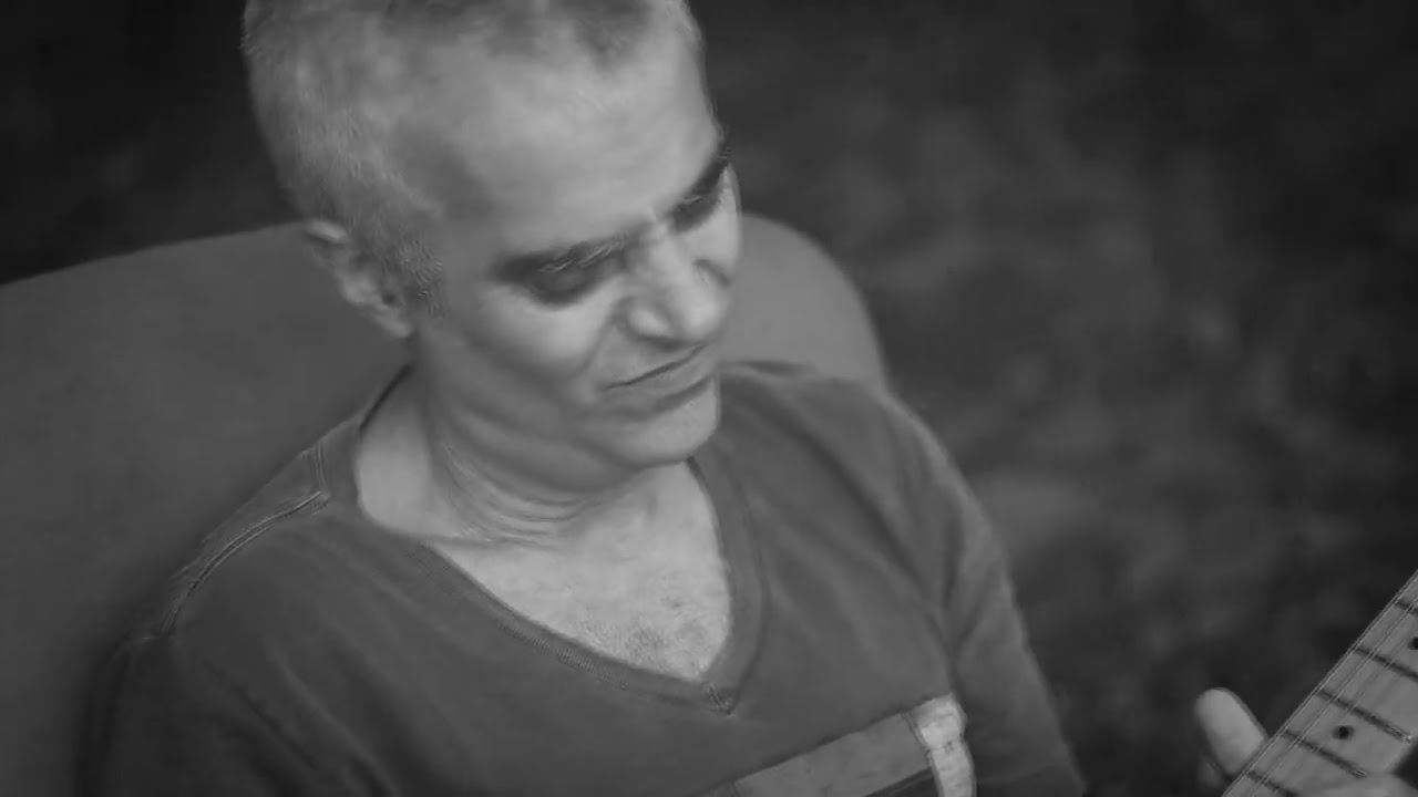 Watch SURIA - (Haroldinho Mattos/Blues de Bolso) on YouTube Watch SURIA - (Haroldinho Mattos/Blues de Bolso) on YouTube