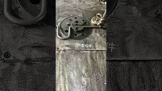 Wire bending machine, wire hook bending machine
