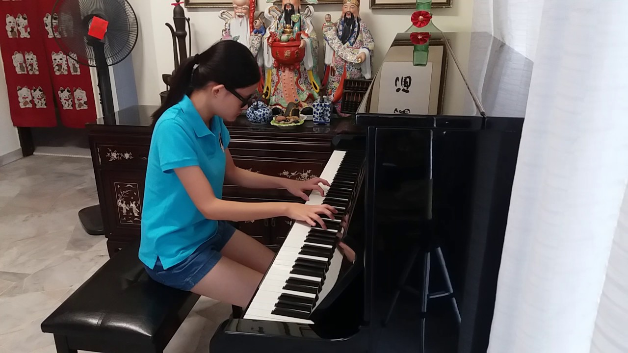 Tchaikovsky- Theme from Piano Concerto no. 1 (solo)- Yesmine Mak - YouTube