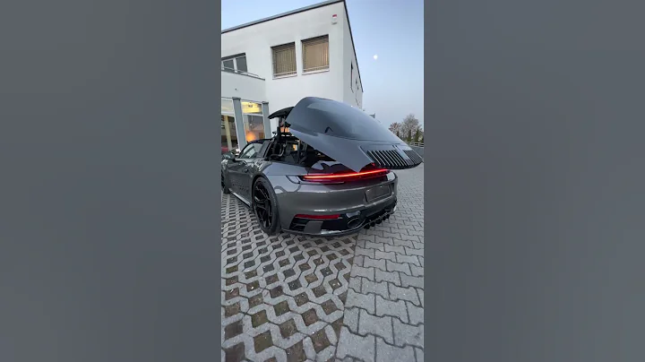 Amazing! TECHART modified Porsche 992 Targa 4S opens its roof. Subscribe for more! - 天天要聞