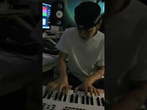 5. MAMMAMIA (Feat. Tabber)