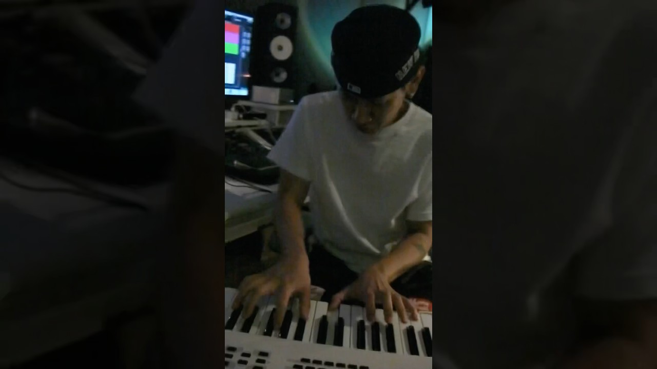 5. MAMMAMIA (Feat. Tabber)