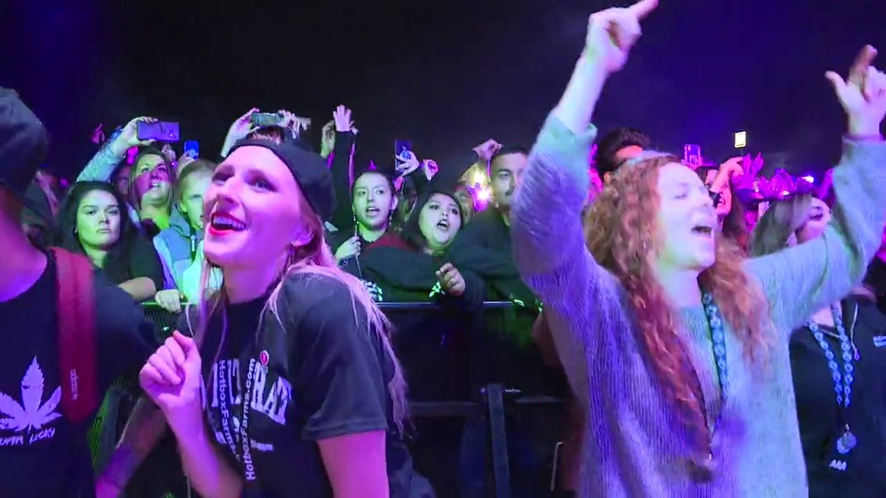 Snoop Dogg comes to eastern Oregon for Hot Box Farms marijuana dispensary grand opening