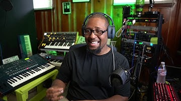 Music Producer reviews the Korg MS2000 in the studio.