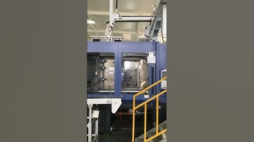 Injection molding auto parts using a horizontal injection molding machine