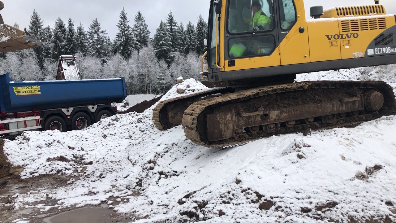 Bandgrävmaskin Volvo EC 290B NLC med redskap