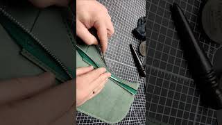 Making leather baguette bag. Leather bag pattern. Handbag sewing #bagpattern #diybag