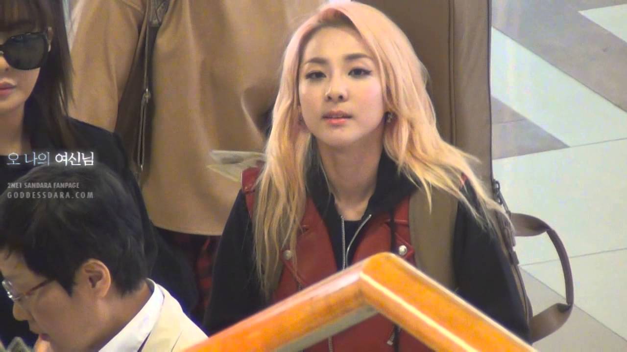 [FANCAM] 131012 Gimpo Airport FULL VER (DARA ver)
