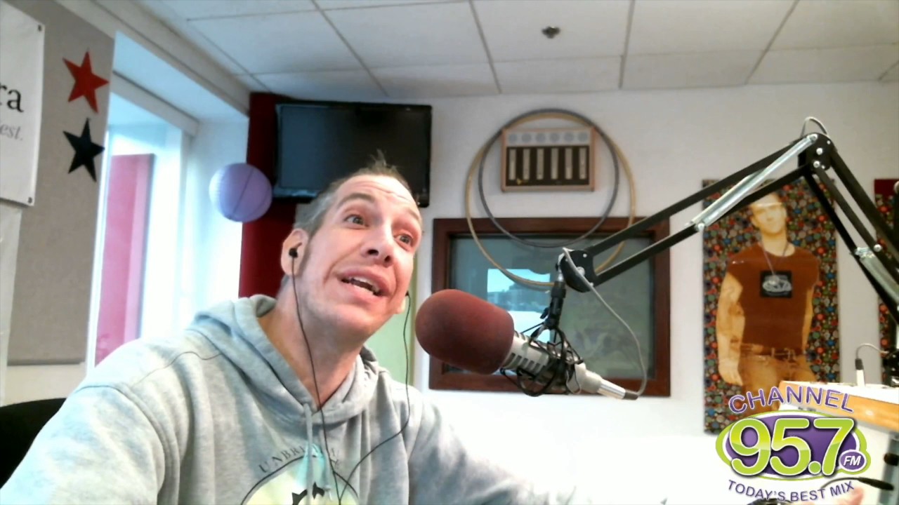 C&C TV - Connie And Curtis Do Facial Impressions