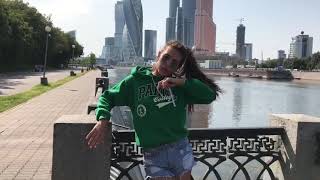 Redgi. Элджей И Feduk -Розовое Вино. Девчонка Читает Рэп. Веселое Видео .