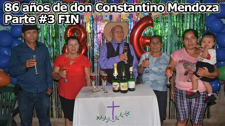 El brindis por el cumpleaero don Constantino Mendo...