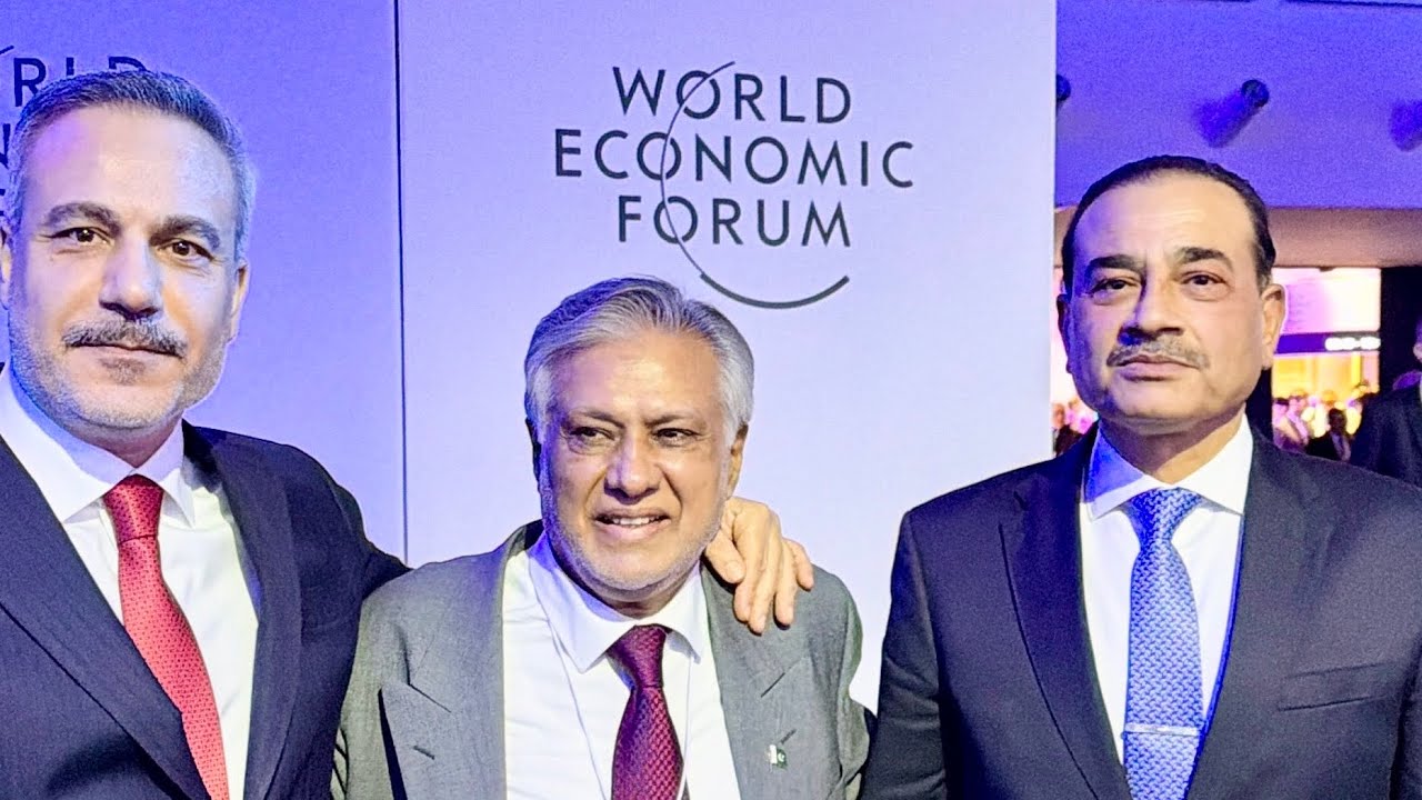 Davos 2026: PM Shehbaz Sharif & Field Marshal Asim Munir in Candid Moment with Turkish FM