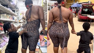 Woowwww Small Pin And His Beautiful Wife Spending a Good Time in Kumasi china mall,Lovely moment😍😂😂