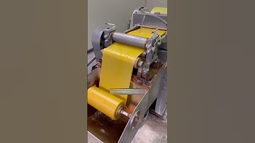 Use Beeswax To Artificially Build The Honeycomb Base / Beehive | Factzz Bite #shorts