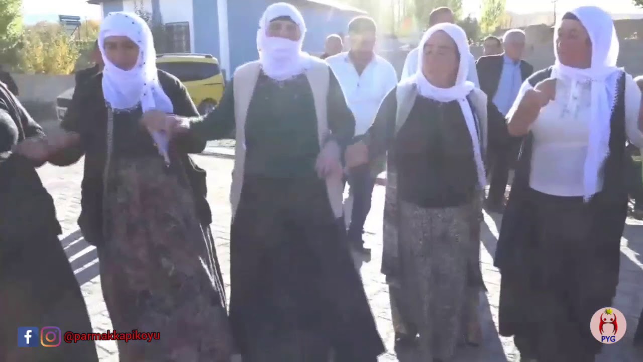 PARMAKKAPI D.KARELER-62(Dilara Gelinin Çeyiz Merasimi)