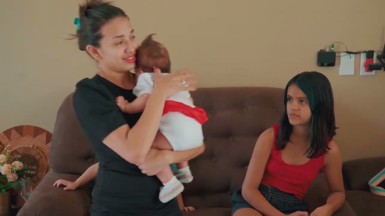 Mãe deixa seus filhos sozinhos em casa, vizinha denuncia ao conselho tutelar