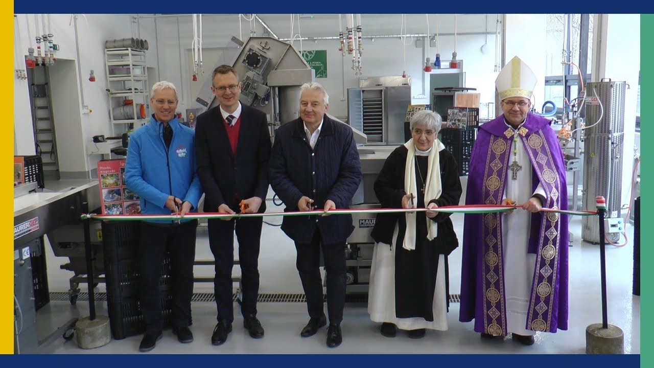 Átadták a ciszterci nővérek kismarosi gyümölcsfeldolgozó manufaktúráját