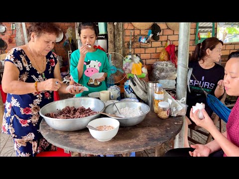 Video Cơm Nếp Đậu Đen và Tôm Nhồi Bầu Hấp Xì Dầu | Vinh &... - youtube