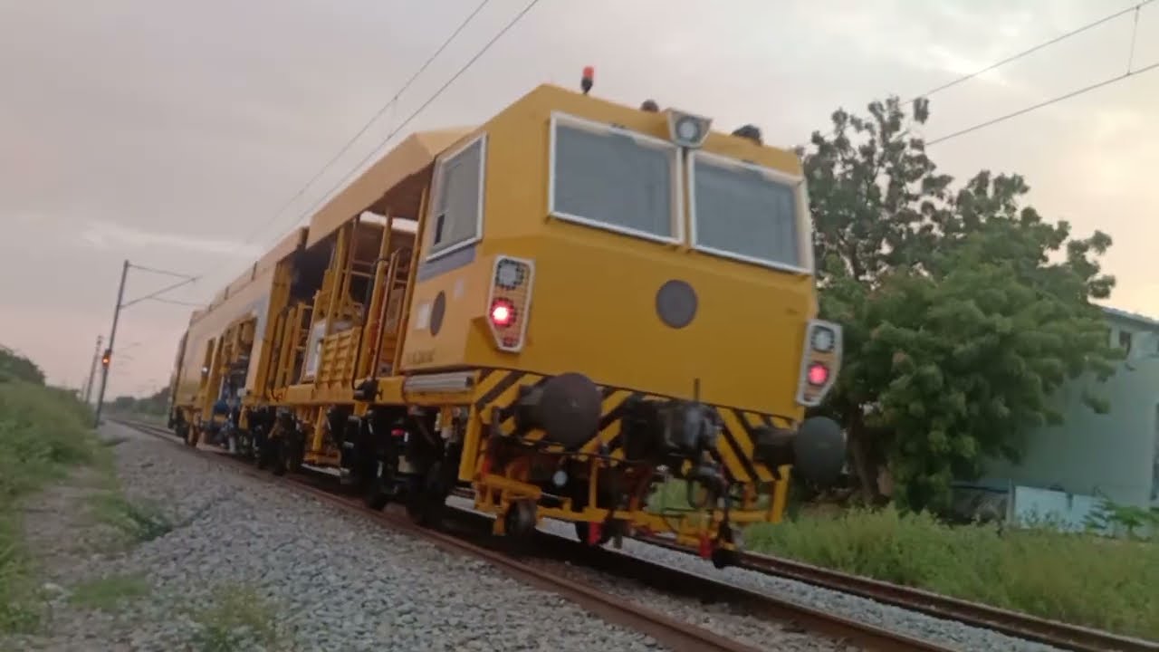 Track maintenance mission | Vande Bharat Express || Guntakal passenger 🇮🇳