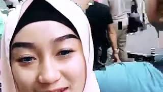 PRAMUGARI CANTIK BERHIJAB