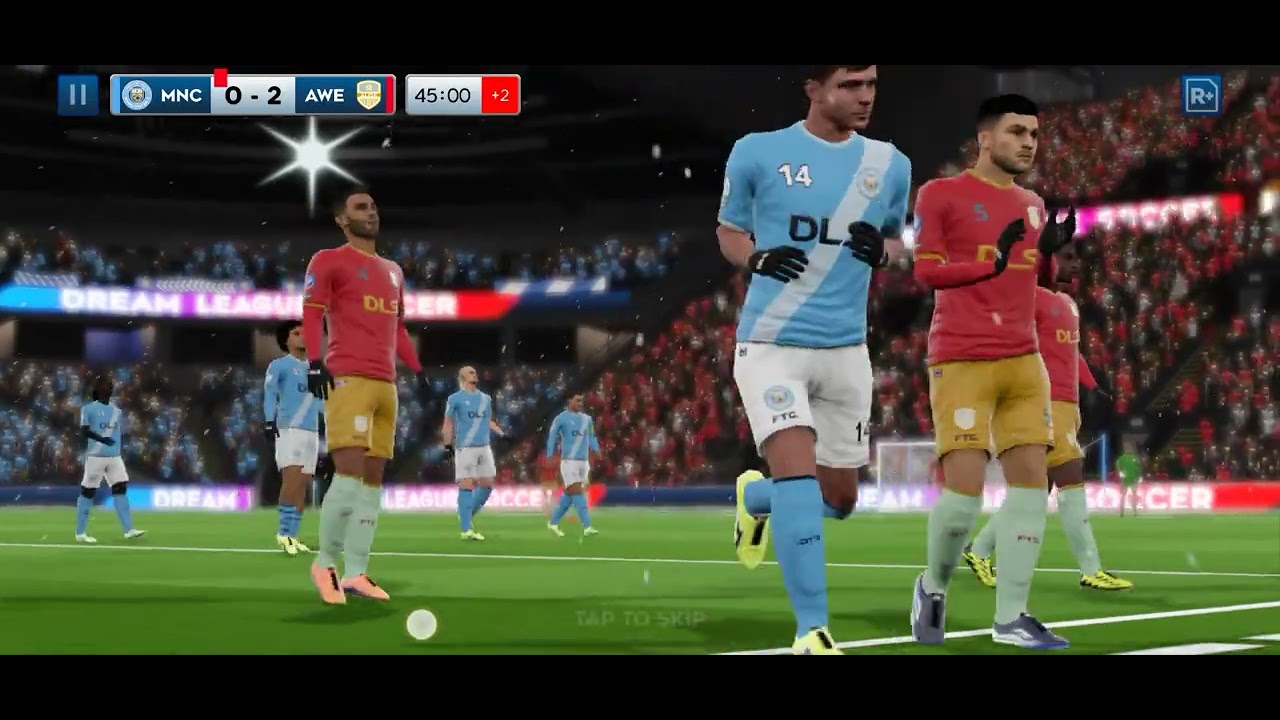 Scoring goals with Cristiano Ronaldo on dream league soccer ⚽