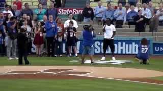 Shawn Stockman of Boyz II Men Sings National Anthem at Dodger Stadium 8-22-12