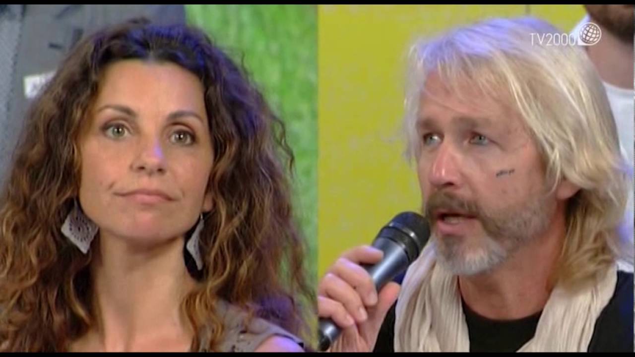 Dio Li Fa E Poi Li Accoppia