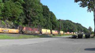 CSX Intermodal Train Through Highland NY